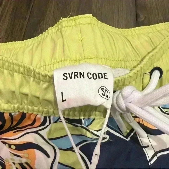 SVRN Code Mens Swim‎ Trunks size Large New Floral Tropical - Picture 3 of 7